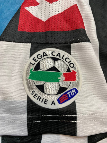 Juventus home jersey. Season 01/02. Edgar Davids