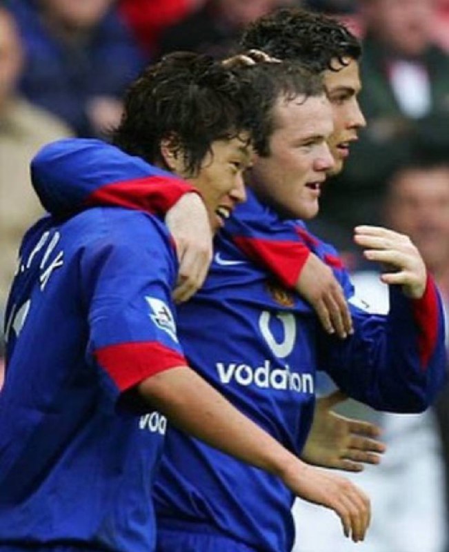 Manchester United Away jersey. Season 05/06. Ji Sung Park